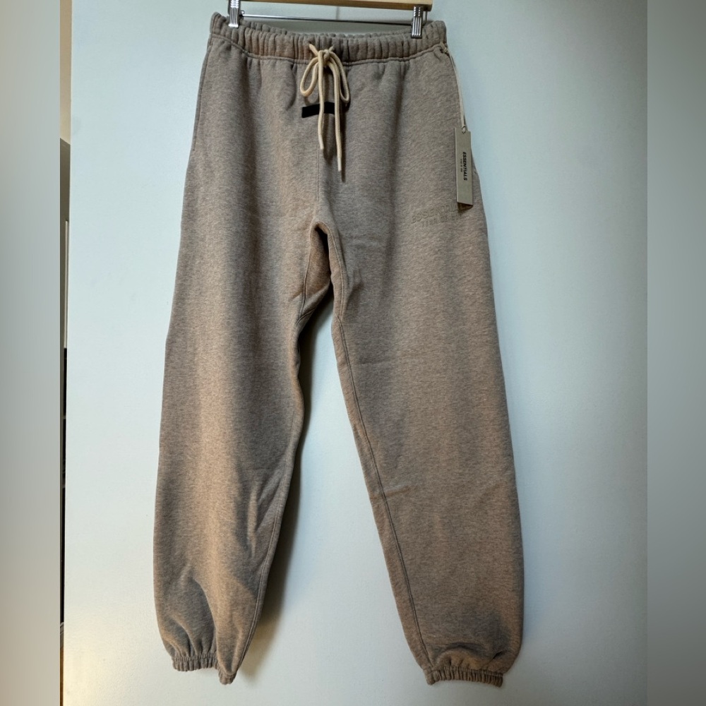NWT Fear of God Essentials Men’s Fleece Sweatpants Size M